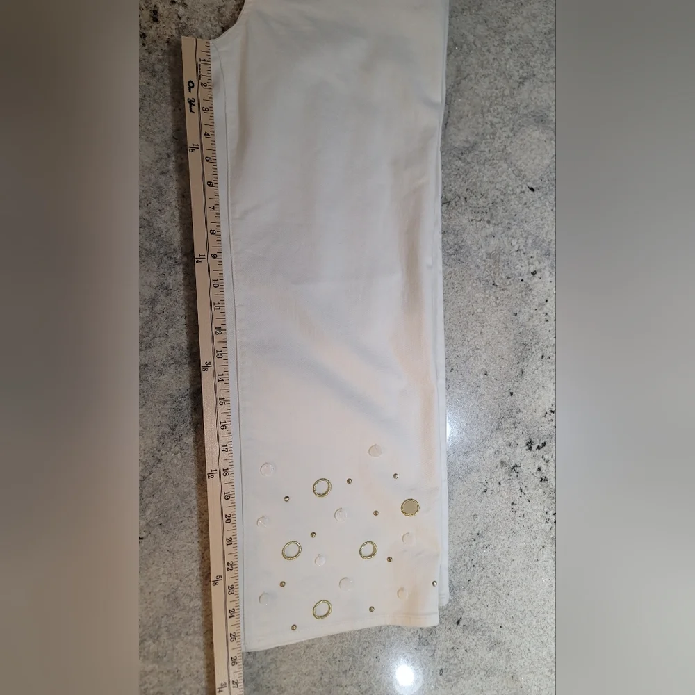 NWT Chico’s Pull-On Embellished Straight-Leg Cropped Jeans Pants Women 2.5 Sz 14 - Picture 13 of 15